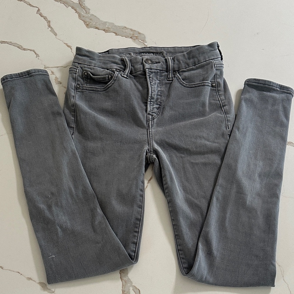 American Eagle High Rise Jegging  4.